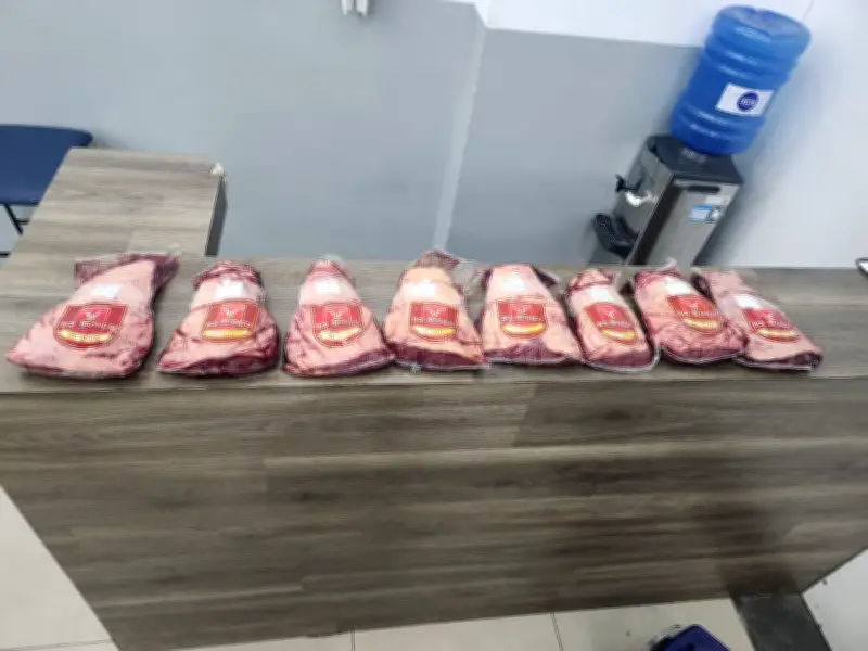 Homem furta R$ 1.088 em carnes e é preso por funcionários em Mogi