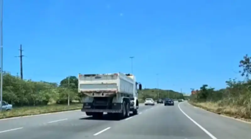 Homem morre atropelado na RJ-140 em São Pedro da Aldeia; motorista foge