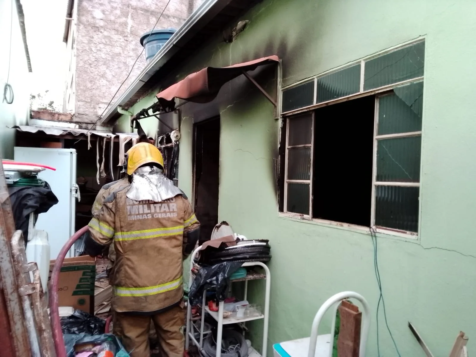 Homem morre em incêndio em casa em Ribeirão das Neves
