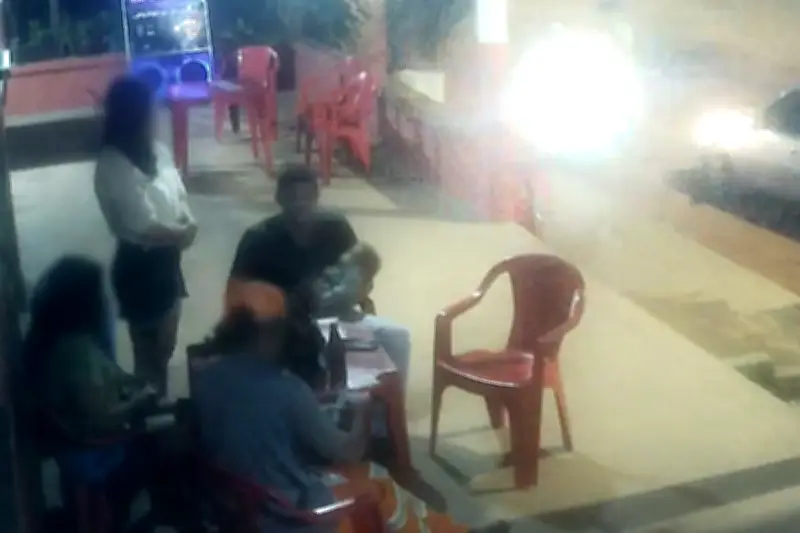 Homem morto a tiros com bebê no colo em Coxim; suspeitos são mortos
