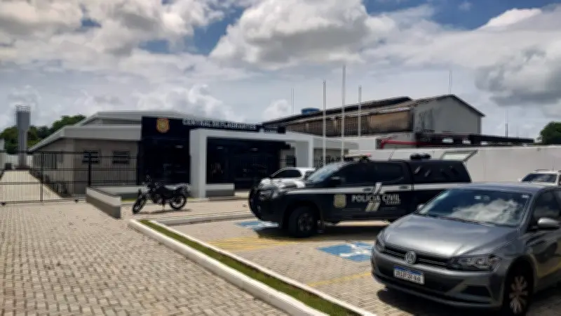 Homem preso por pilotar moto embriagado e com placa invertida em Maceió