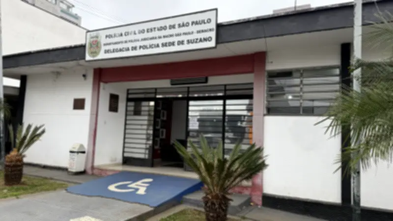 Homem é preso suspeito de roubar van de pacientes e fazer motorista refém em Suzano