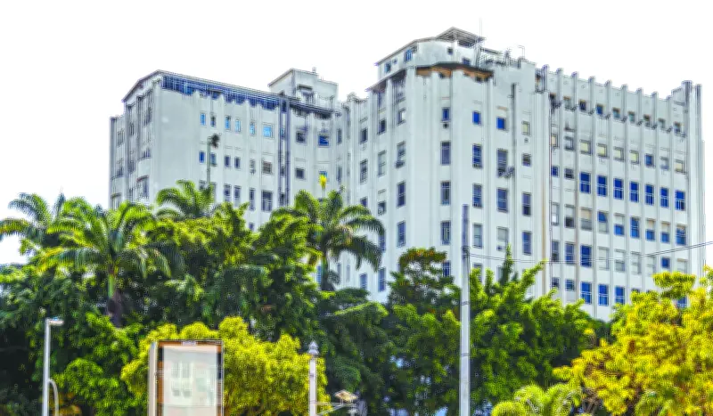 Hospital dos Servidores: nova gestão enfrenta fichas de papel e falta de PCs
