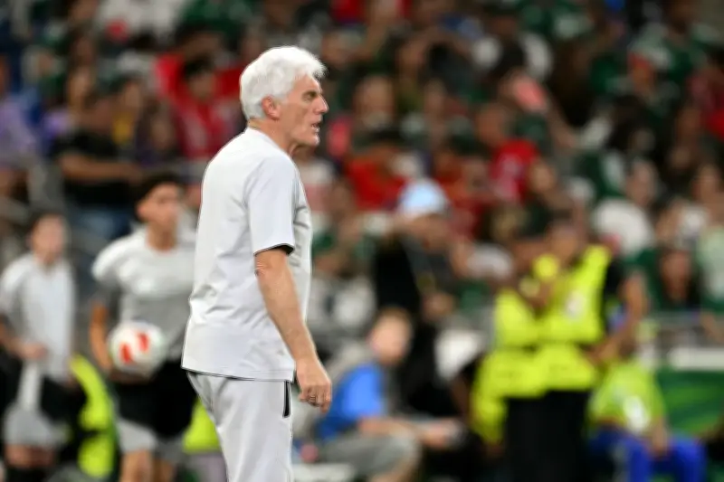 Hugo Broos reconsidera aposentadoria após Copa do Mundo 2026