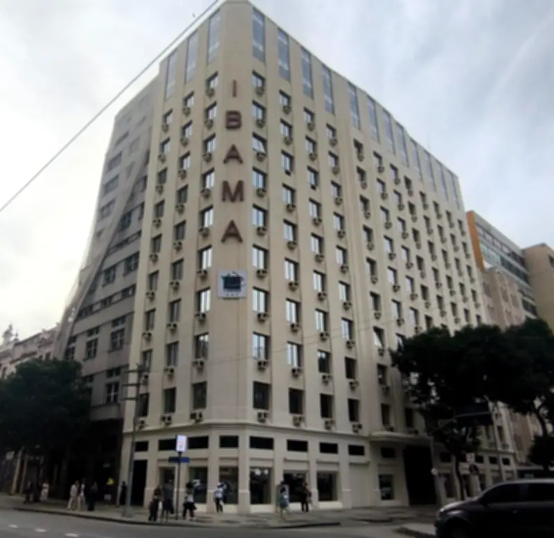 Ibama restaura prédio histórico na Praça XV com cinema e café