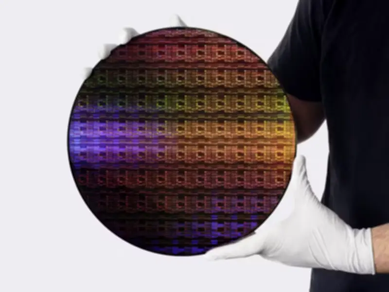 IBM revela chip de 0,7 nm com 50% mais desempenho e eficiência energética