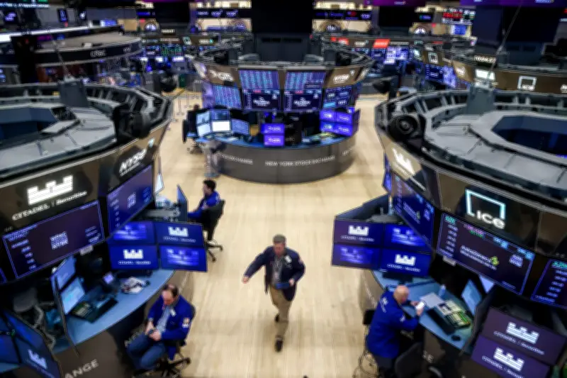 Ibovespa cai 7ª semana seguida; Nasdaq e S&P renovam máximas