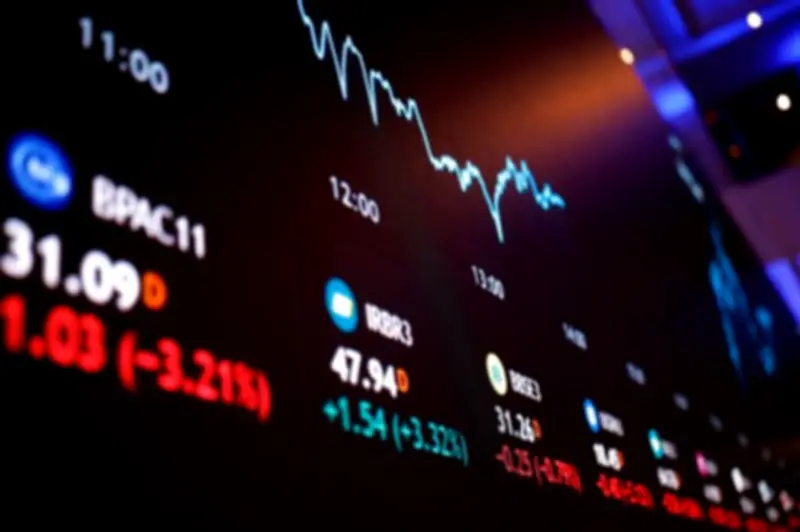 Ibovespa perde alta de 1% e fecha estável após Fed manter juros