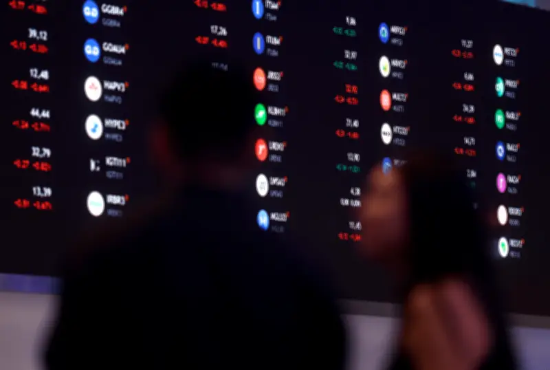 Ibovespa sobe a 170 mil pontos com alívio geopolítico e Focus elevando Selic para 14% em 2026