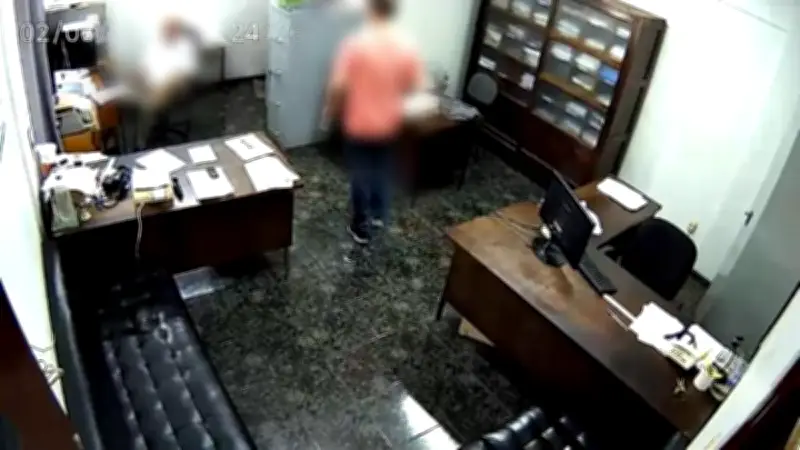 Idoso nega dinheiro ao filho e é ameaçado com faca em Divinópolis
