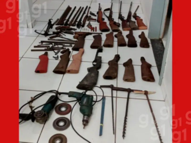 Idoso é preso com fábrica clandestina de armas em Assis Brasil