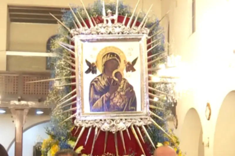 Imagem de Nossa Senhora recebe restauração e joia com terra de 79 municípios