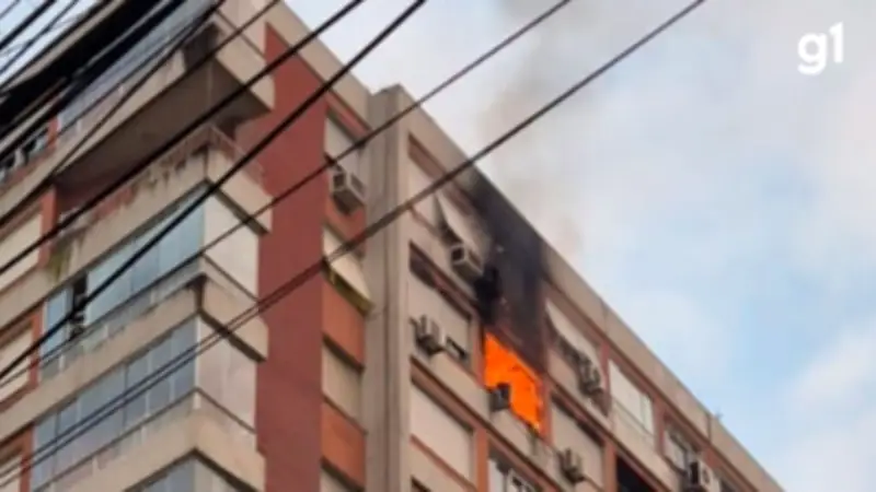 Incêndio atinge apartamento no Bom Fim, em Porto Alegre
