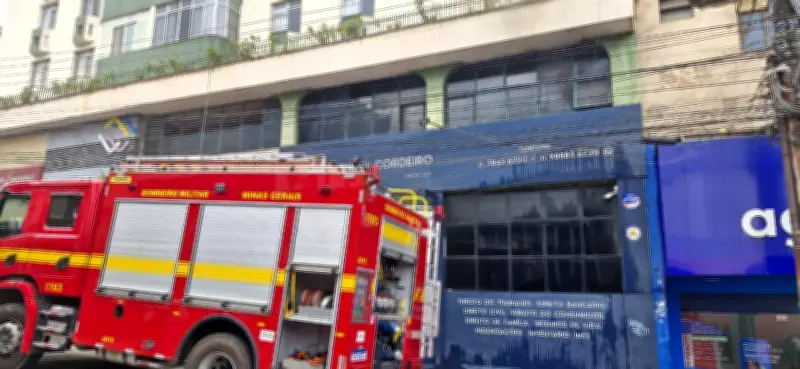 Incêndio atinge escritório de advocacia no Centro de Coronel Fabriciano