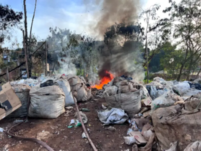 Incêndio de grandes proporções atinge antigo lixão em Governador Valadares