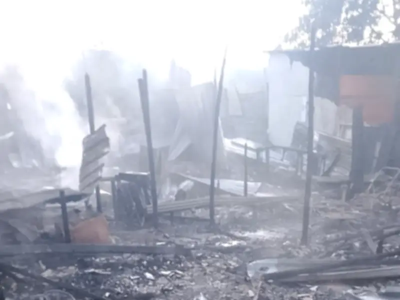 Incêndio destrói sete moradias no Parque Shalon, em Campinas