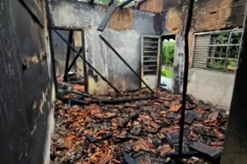 Indígenas são retirados de fazendas após incêndio e danos em MS