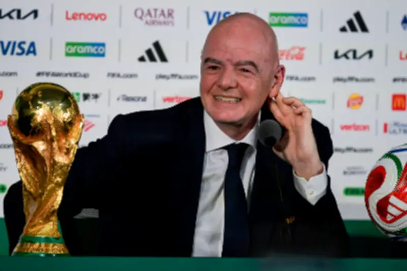 Infantino debocha da Itália sobre ampliação da Copa: 'Vamos ver se classifica'