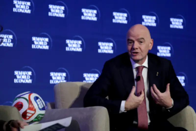 Infantino nega interesse comercial em pausas para hidratação na Copa 2026