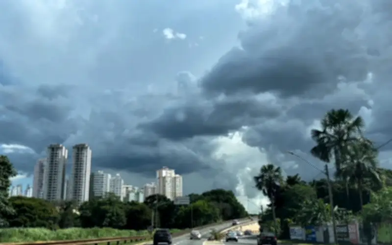 Inmet alerta para chuvas intensas e queda de temperatura em Goiás