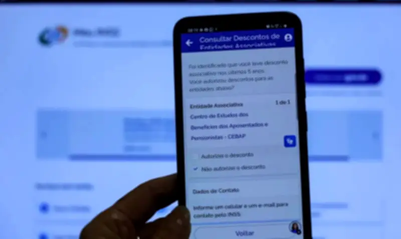 INSS remaneja servidores para agilizar avaliação social do BPC