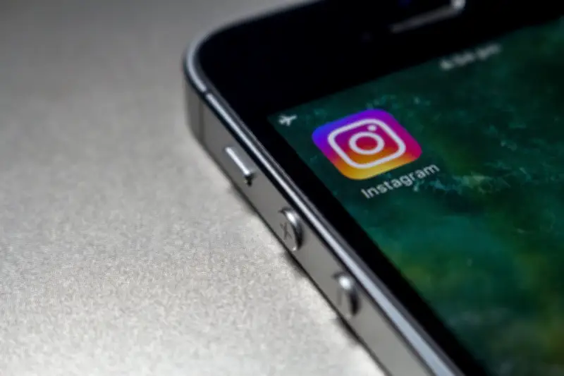 Instagram e Facebook com instabilidade nesta sexta