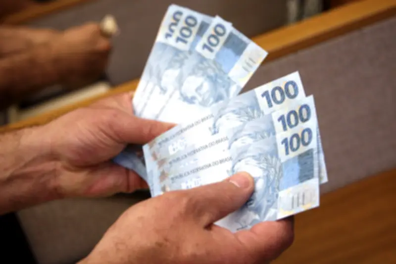 IPC-S sobe 0,60 p.p. em maio e acumula alta de 4,11% em 12 meses, informa FGV