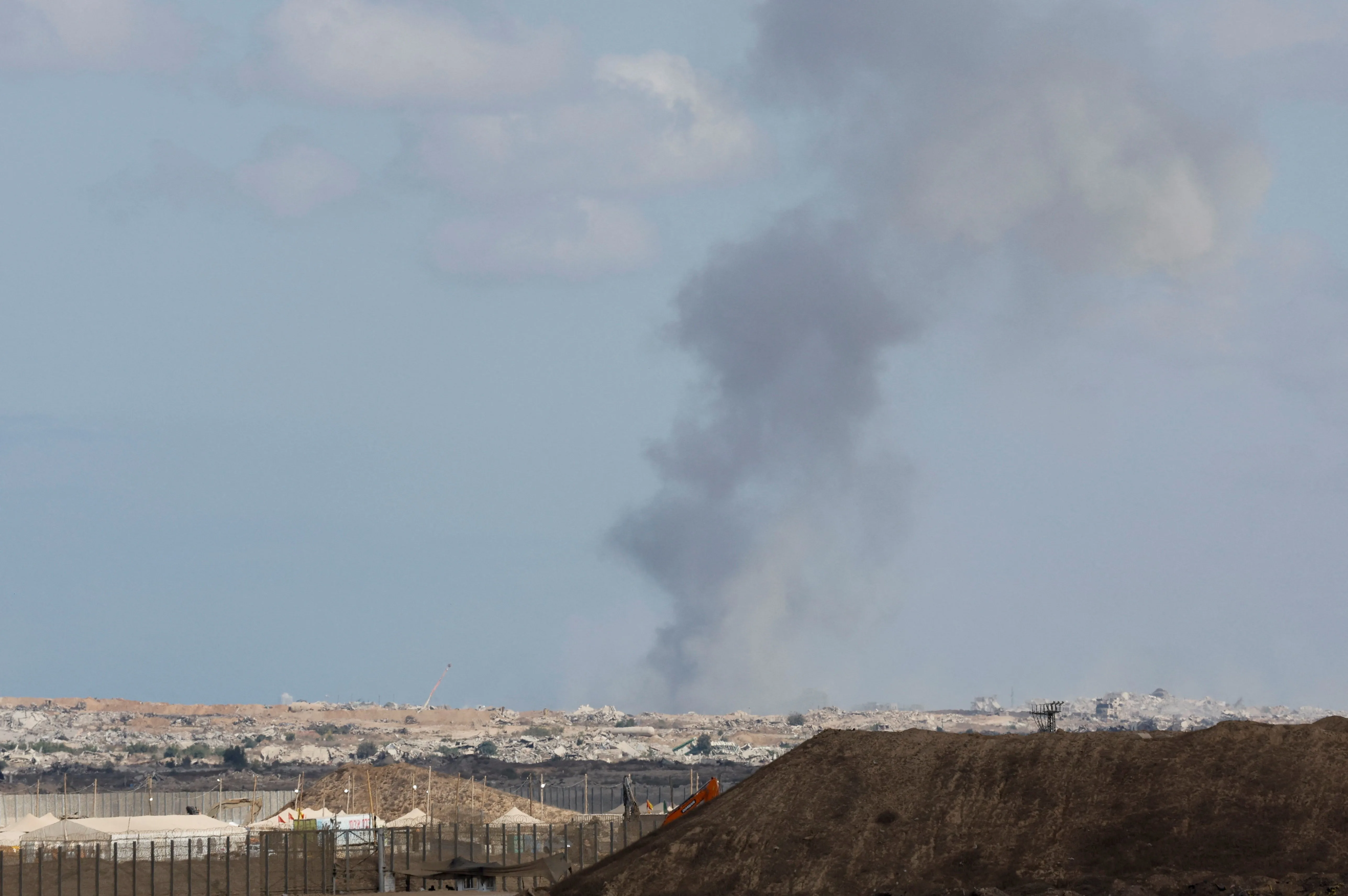Israel retoma cessar-fogo após bombardeios que mataram mais de 100 em Gaza