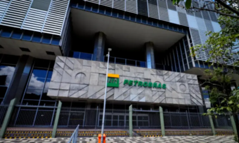 Itaú BBA: Petrobras pode sofrer menos que Prio com queda do petróleo