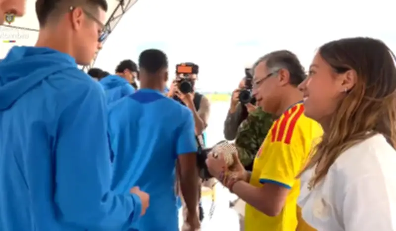 James Rodríguez ignora filha de presidente colombiano e gera polêmica