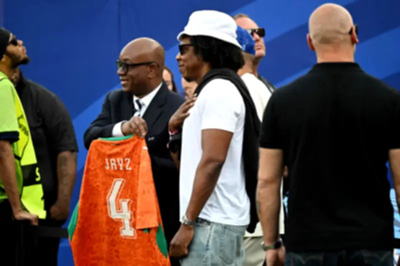 Jay-Z ganha camisa da Costa do Marfim em jogo contra Equador