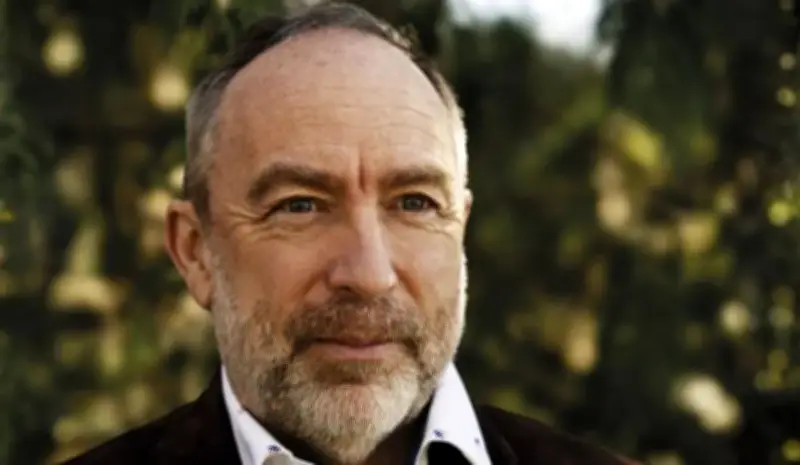 Jimmy Wales lança livro sobre confiança e defende Wikipedia na era da IA