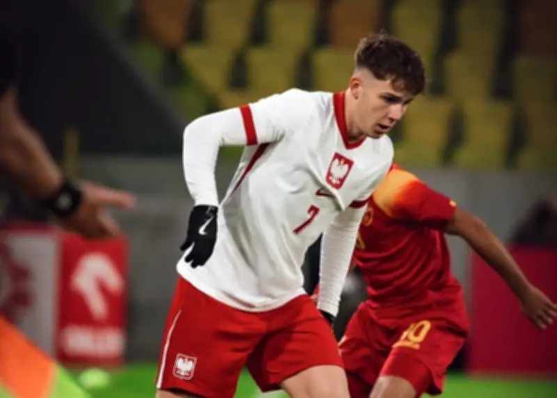 Jogador polonês deixa seleção para fazer provas escolares