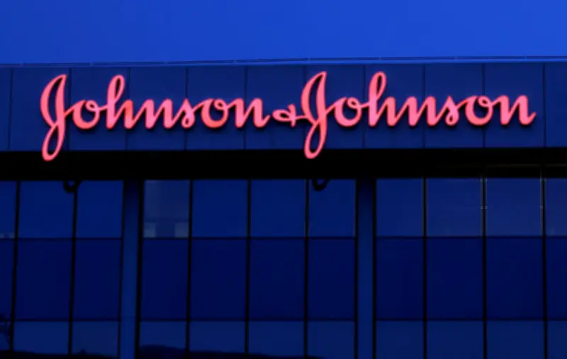 Johnson & Johnson compra Firefly Bio por US$ 1 bi para expandir oncologia