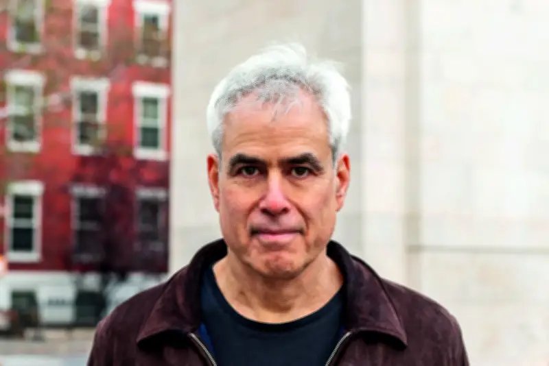 Jonathan Haidt: 'IA reduz capacidade de pensar dos jovens'