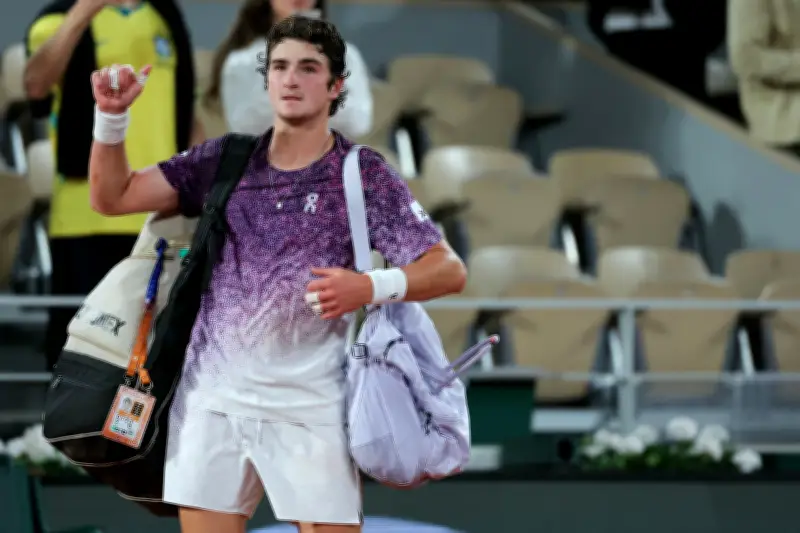 João Fonseca exalta campanha em Roland Garros após eliminação nas quartas