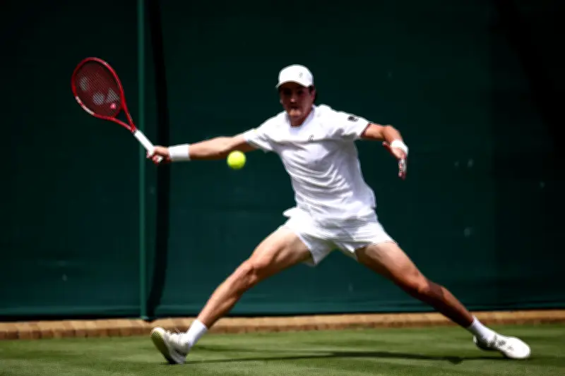 João Fonseca vence Bautista Augut e avança em Wimbledon