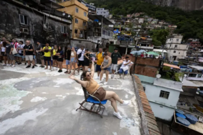 Jornais britânicos destacam boom turístico na Rocinha com vídeos de drones