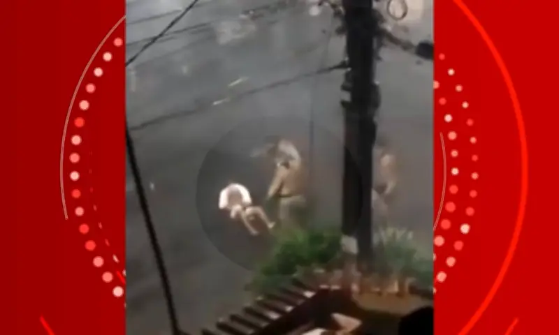 Jovem agredido por PMs tem rosto atingido com spray de pimenta na Bahia