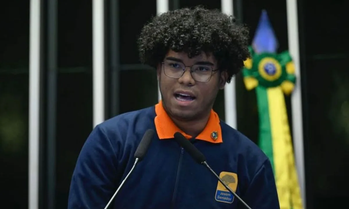 Estudante baiano de 17 anos assume vaga de jovem senador no Senado Federal