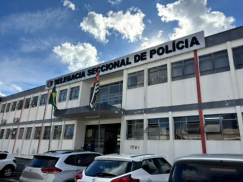 Jovem de 21 anos preso por agredir ex-namorada em Itapetininga