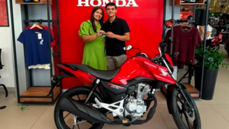Jovem morre em acidente de moto nova na BR-116, em Itaitinga
