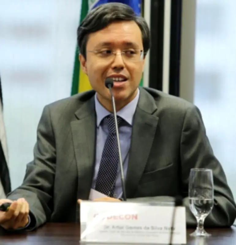 Juiz revoga prisão de auditor fiscal suspeito de receber R$ 1 bilhão em propinas