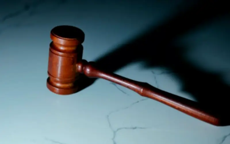 Juízes e procuradores aprovam parcelamento de férias em 12 vezes