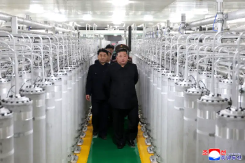 Kim Jong Un pede expansão exponencial do arsenal nuclear norte-coreano