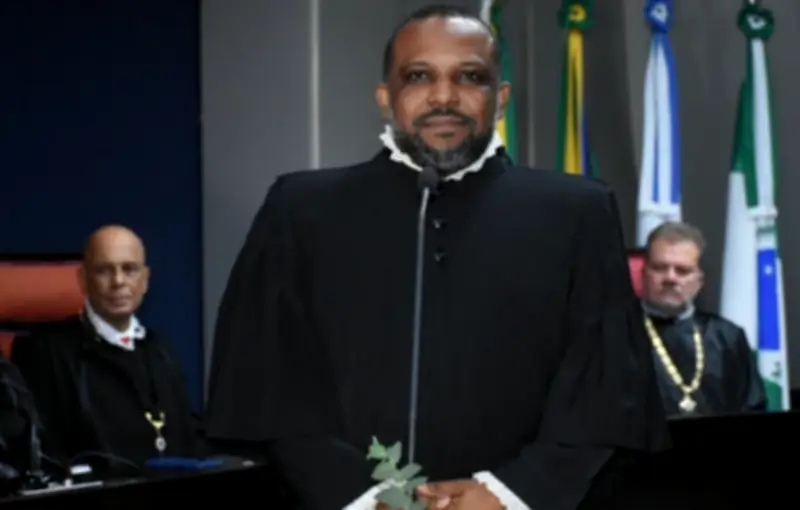 Kleidson Nascimento Santos toma posse como desembargador do TJ-SE