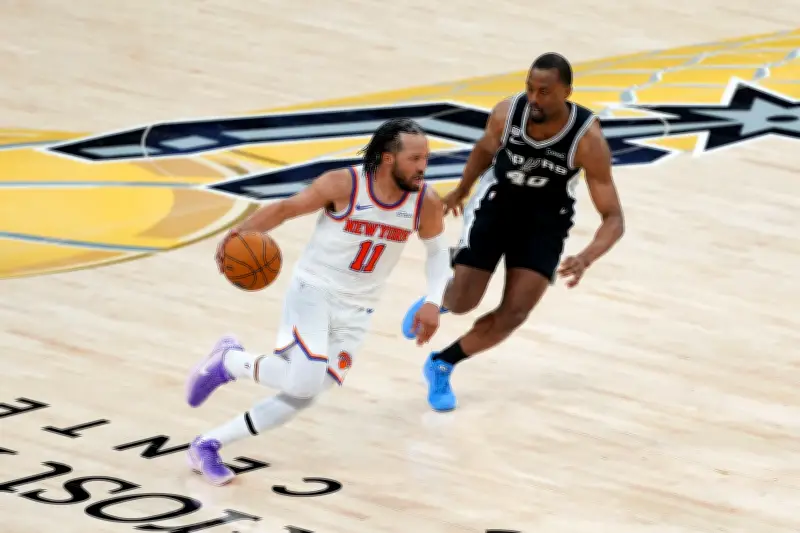 Knicks vencem Spurs no Jogo 1 das finais da NBA com 30 pontos de Brunson