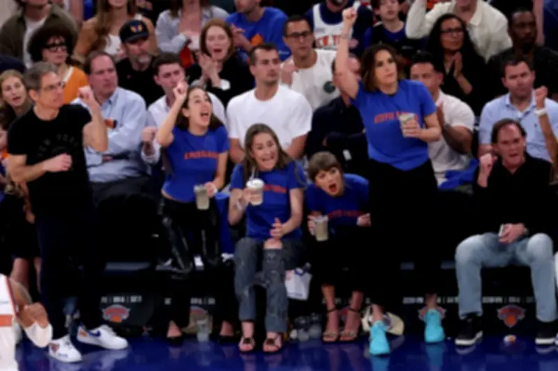 Knicks viram jogo histórico e lideram finais da NBA com apoio de celebridades