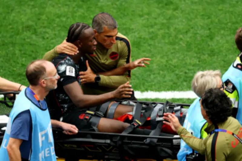Koné sofre fraturas na fíbula e tíbia e está fora da Copa