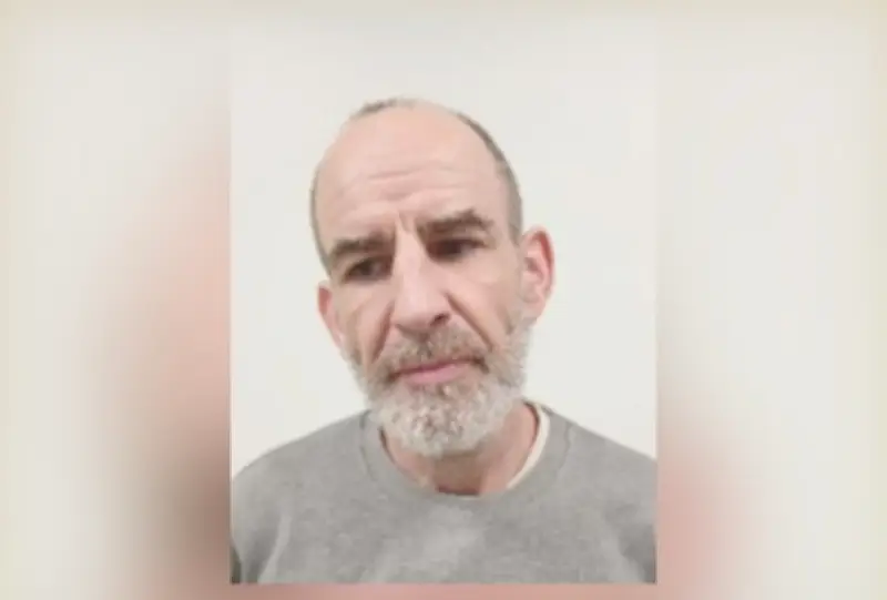 Ladrão deixa jaqueta e documentos em cena de crime e é preso em Londres